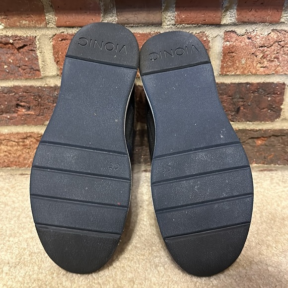 Worn Once!! SZ 6.5 women’s Vionic Calina Camo slip on tennis shoe! Leather!! - Picture 3 of 8